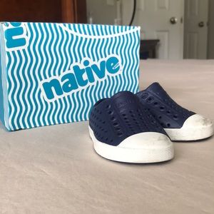 Navy Native Size 5 Jefferson Shoes